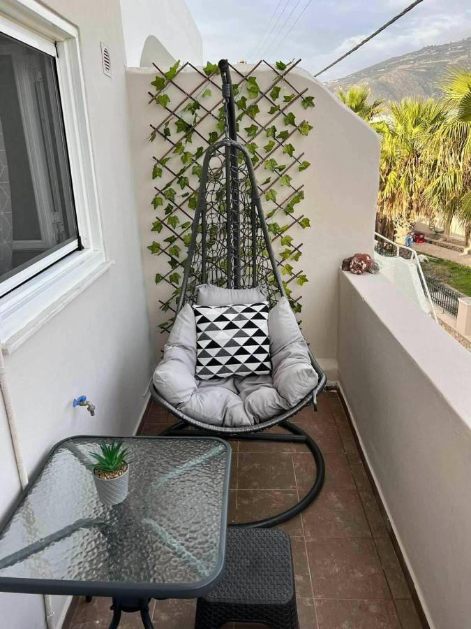 Beach Apartment Edem First Floor Періволос Екстер'єр фото