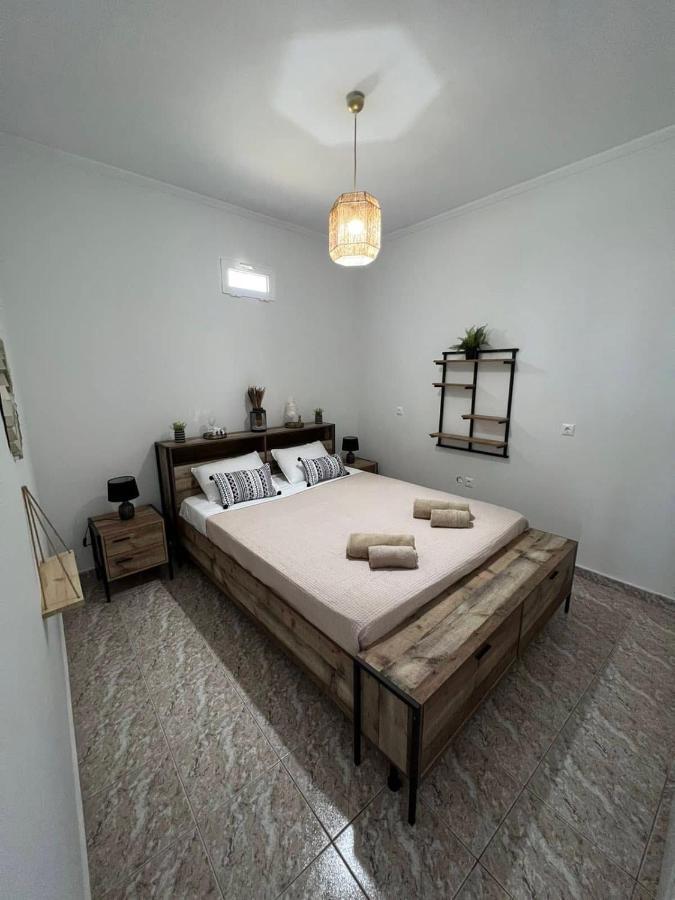 Beach Apartment Edem First Floor Періволос Екстер'єр фото